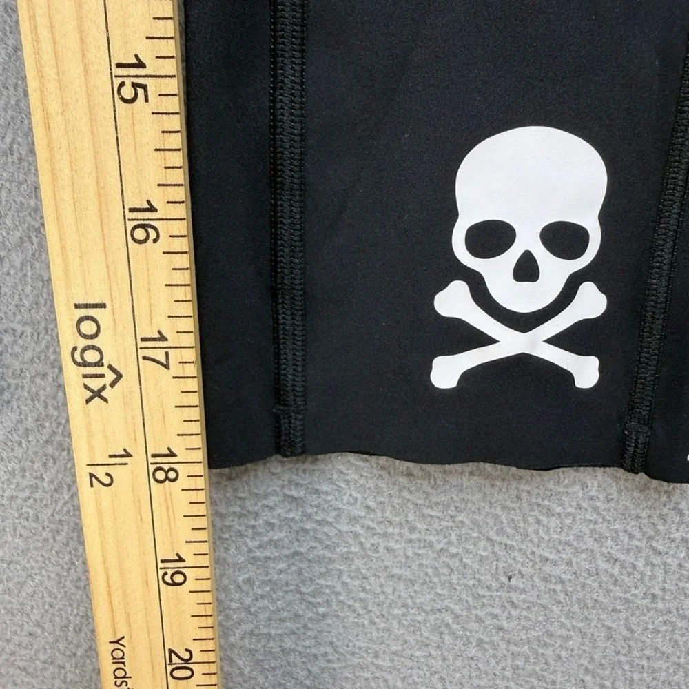 Lululemon Speed Up Crop Leggings 21 Tight‎ Size 2 Black Skull Crossbones Running